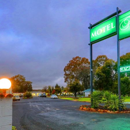 Azalea Motel Кунабарабран Екстериор снимка